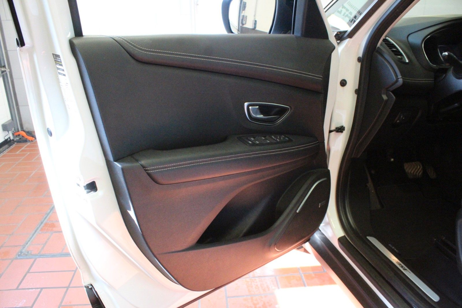 Fahrzeugabbildung Renault Grand Scenic dCi160 EDC*Bose Edition*7-Sitzer*