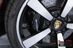 PORSCHE 911 992 Targa 4 S Heritage Design Edition 1of992