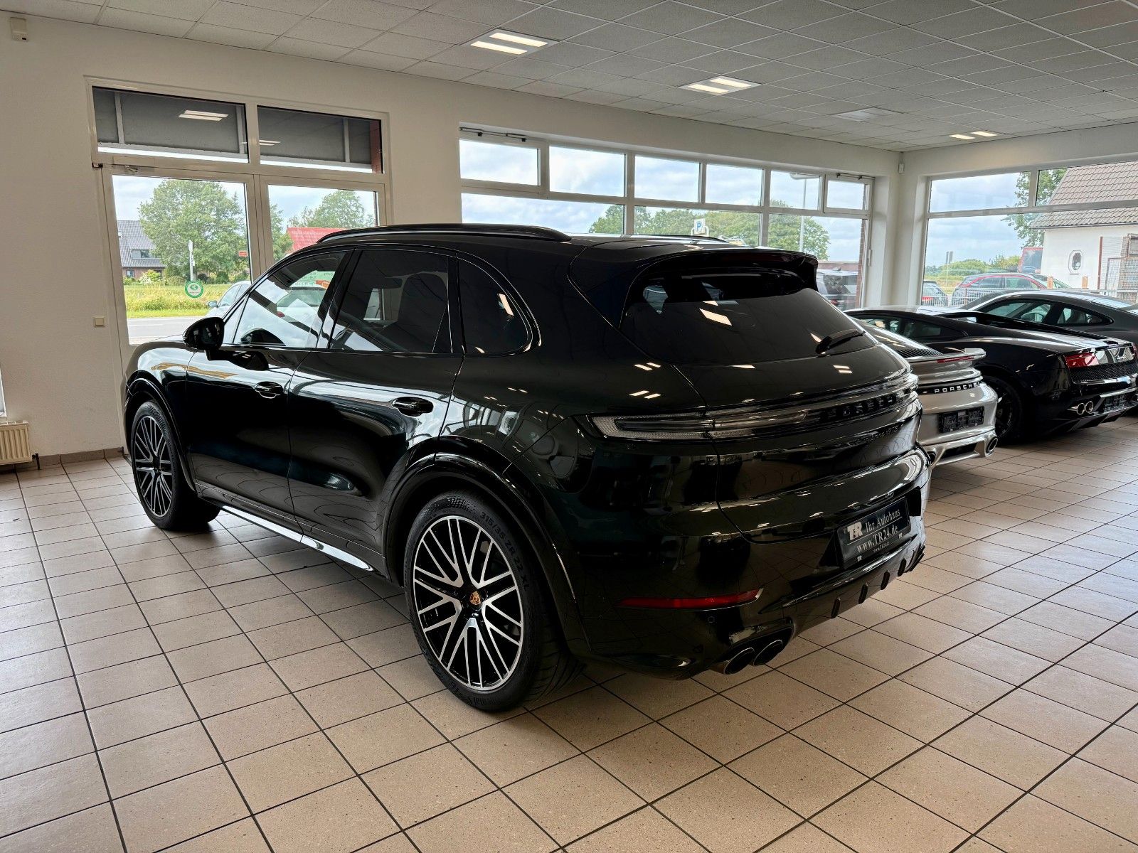 Fahrzeugabbildung Porsche Cayenne GTS PTS-Farbe/CarbonDesign/HUD/Burmester