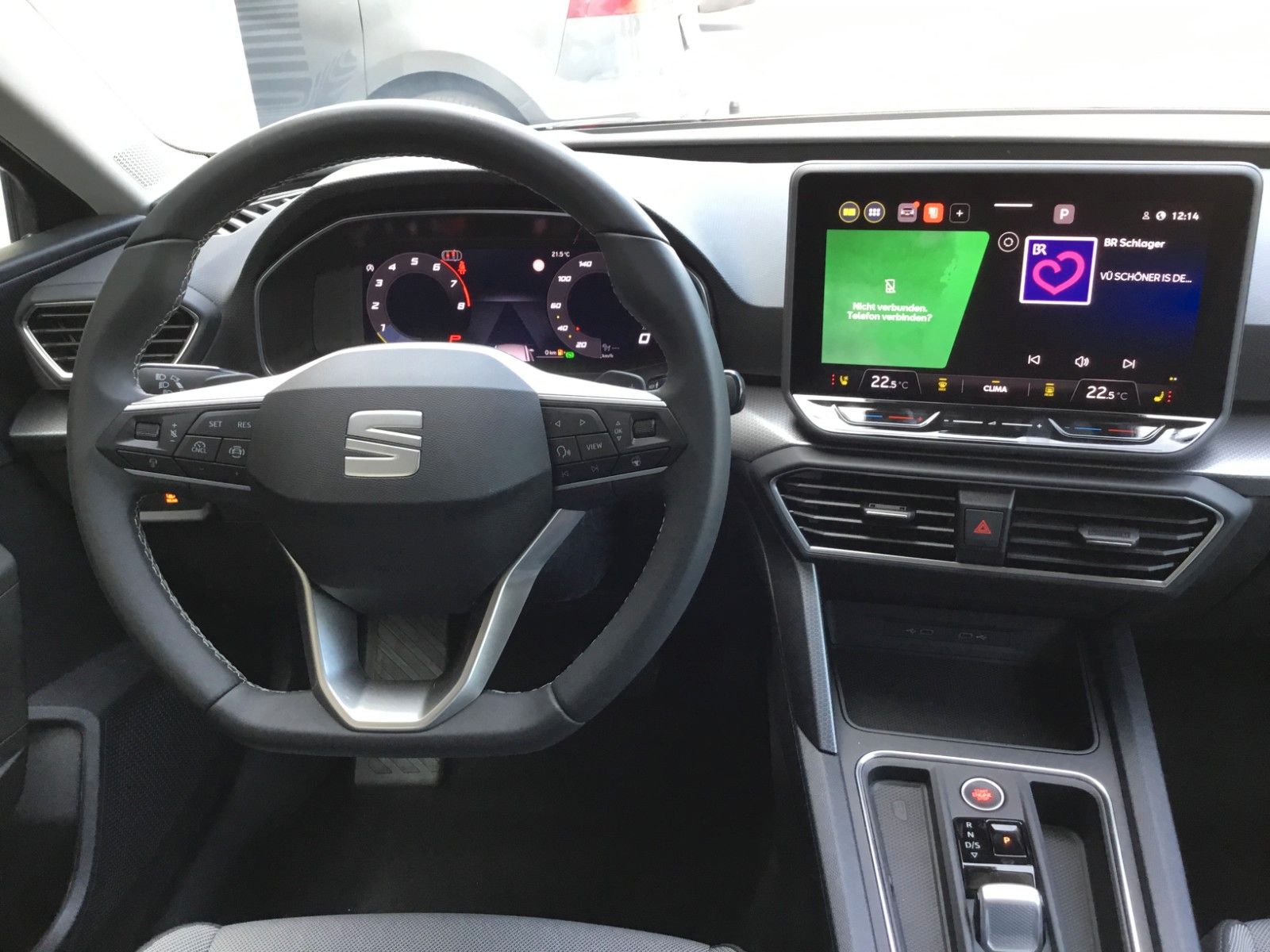 Fahrzeugabbildung SEAT Leon 1.5 eTSI Style DSG Sportstourer+LED+ACC+AHK