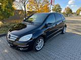 Mercedes-Benz B 170*TEILLEDER*TEMPOMAT*PDC*SITZHEIZUNG* - schwarze Mercedes-Benz B 170