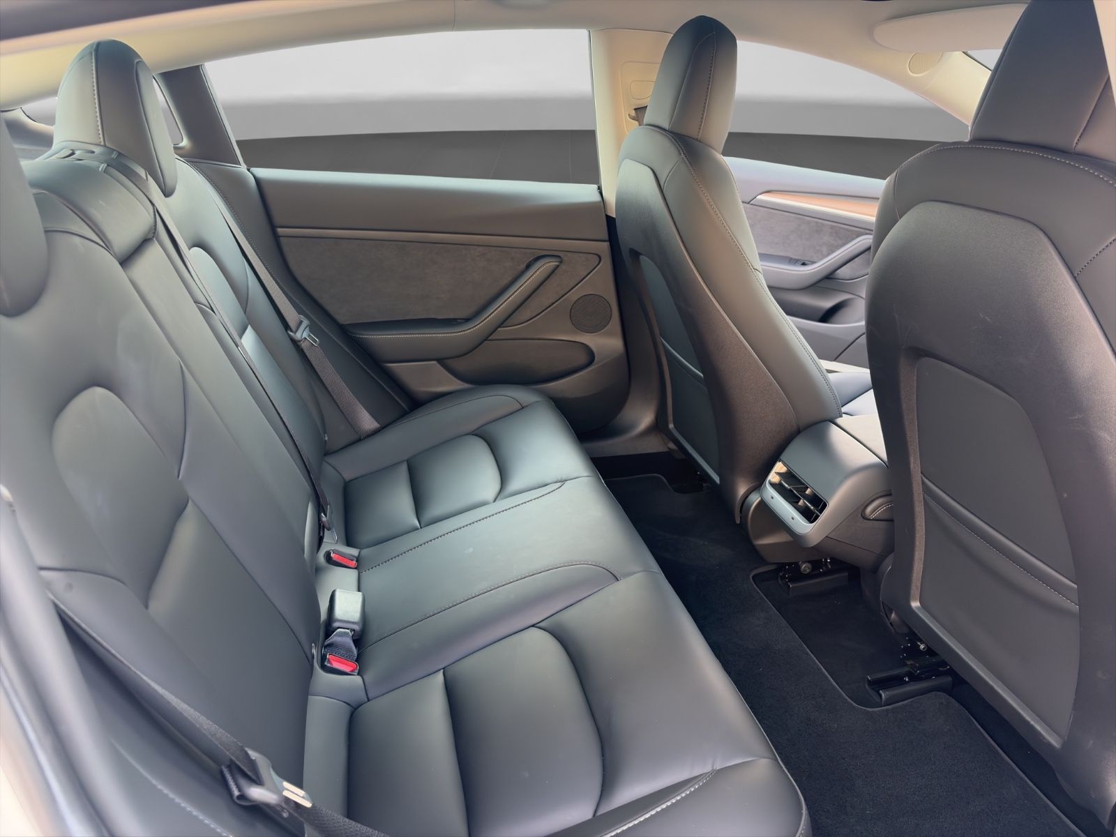 Tesla Model 3 Basis RWD 1.Hand Gigafactory Shanghai foto 15
