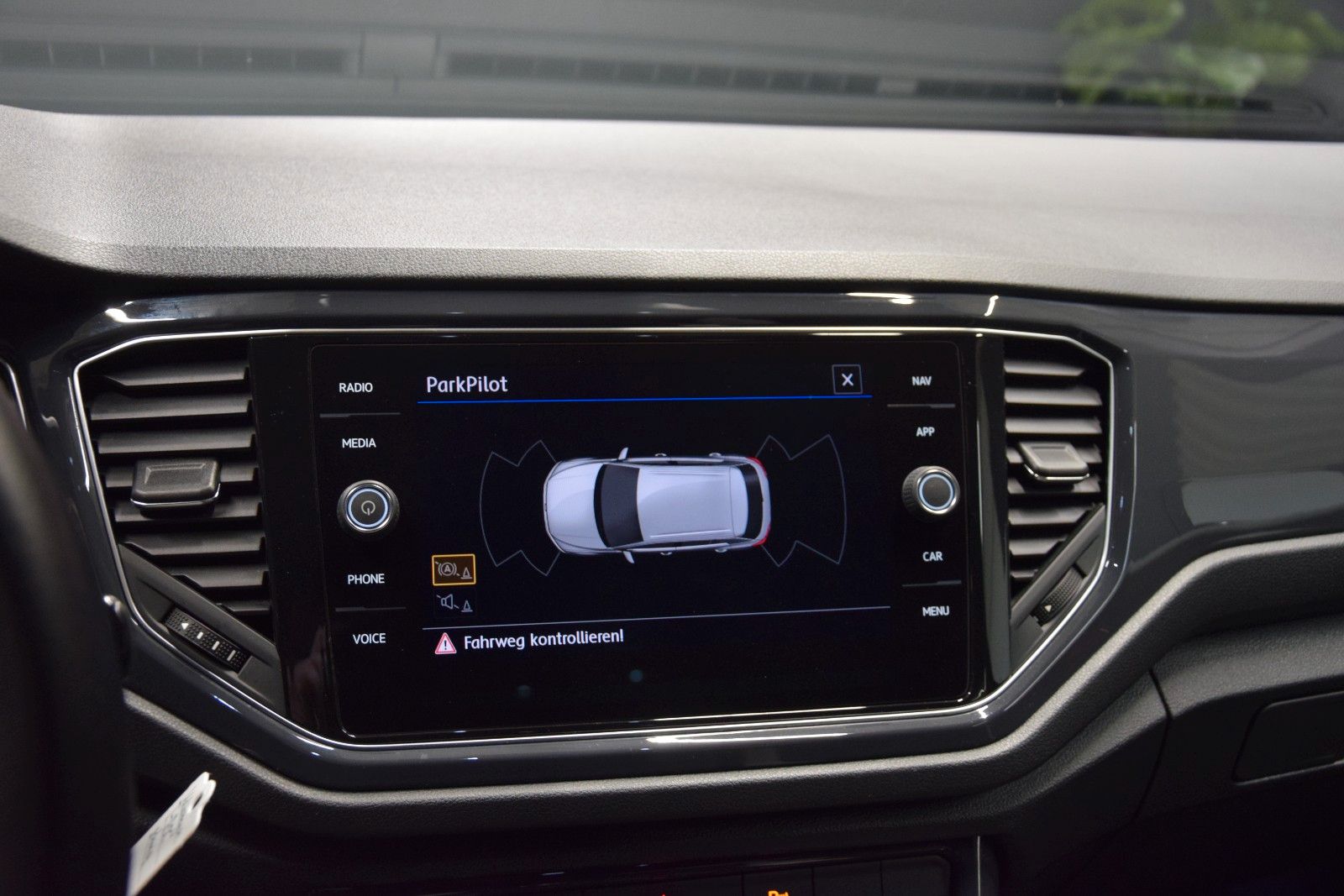 Fahrzeugabbildung Volkswagen T-Roc Sport NAVI LED