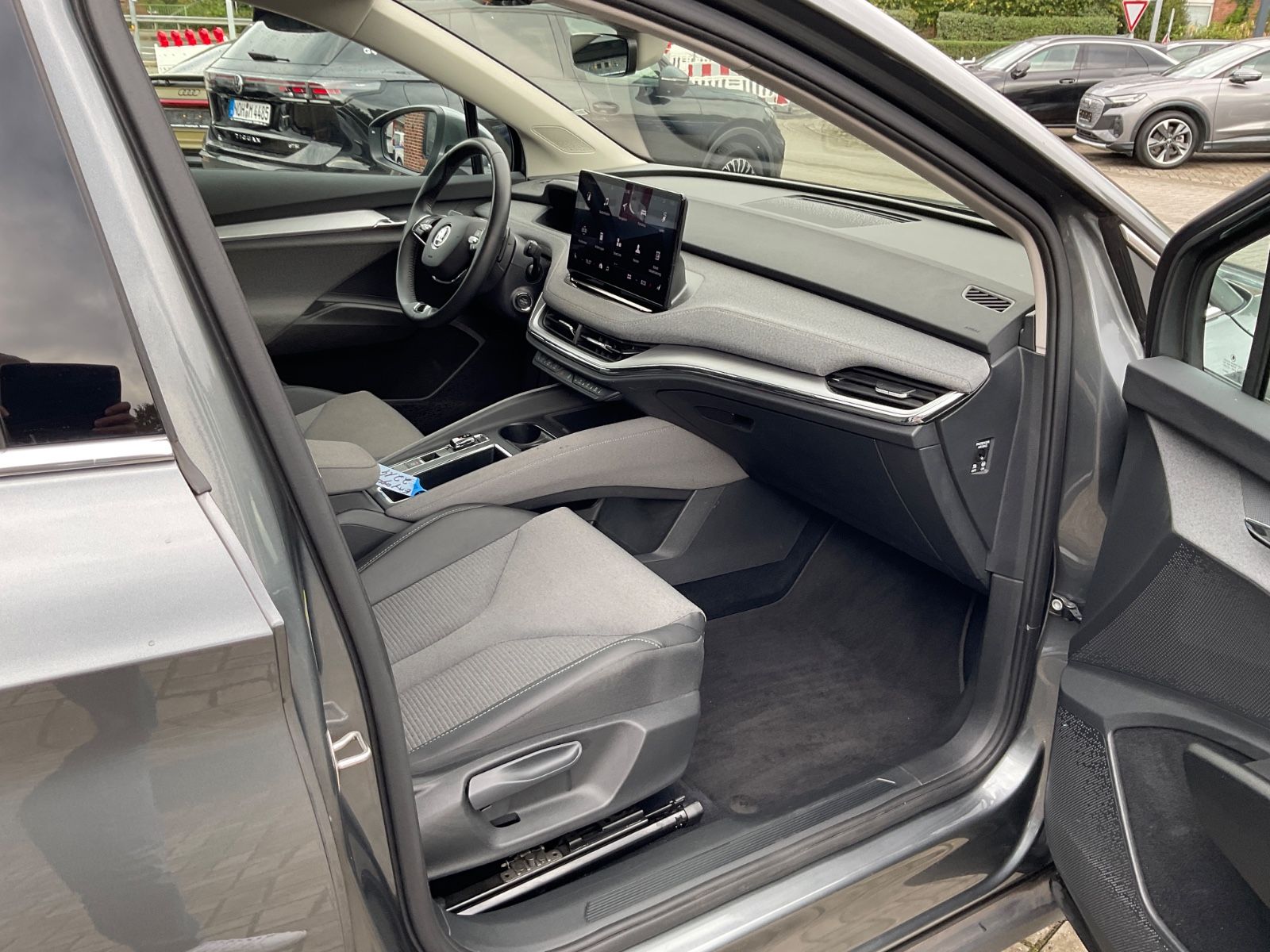 Fahrzeugabbildung SKODA Enyaq 80,Kamera,Keylessgo,Sitzheizung,Navi