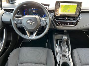 Fahrzeugabbildung Toyota Corolla 2,0 Hybrid Club Navi PDC LED Style-Paket