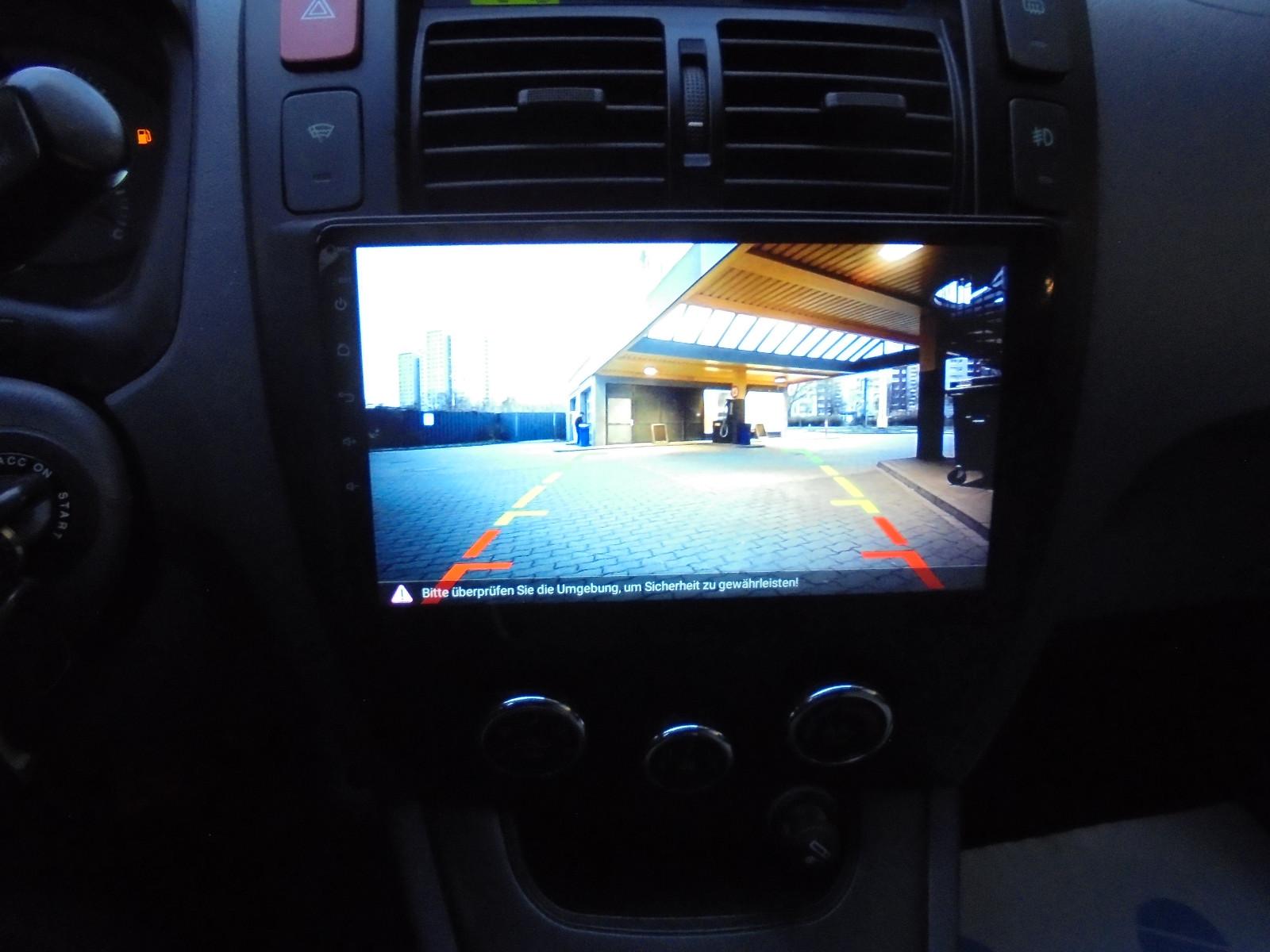 Hyundai TUCSON / 2.0 2WD/Grosses NAVI/AHK