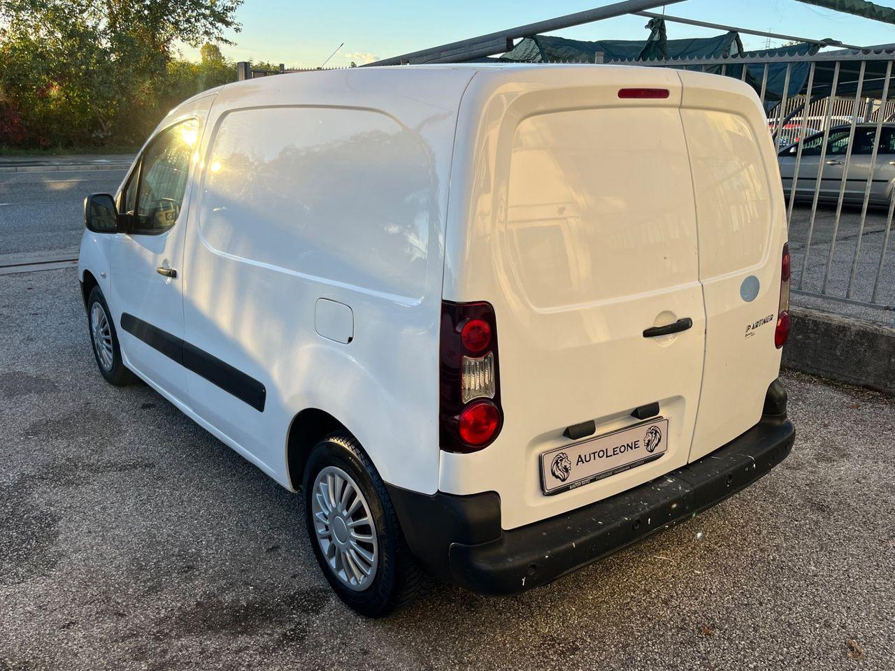 Peugeot Partner 2015 — engine 1.560 cm³, 90 HP (66kW)