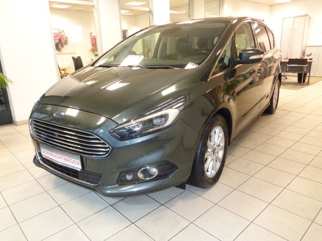 Ford S-MAX Titanium / LED / NAVI / AHK / 7 Sitze