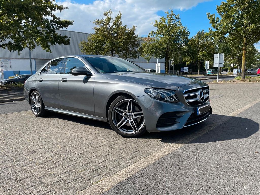 Image of Mercedes-Benz E 300