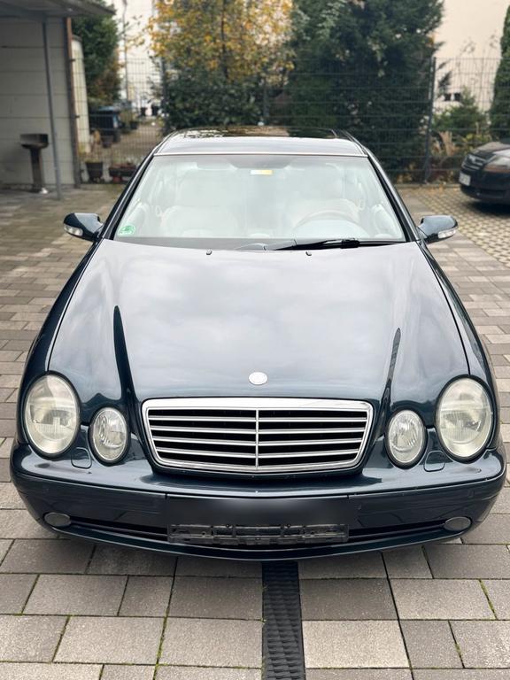 Mercedes-Benz CLK 320