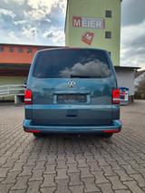 Volkswagen T5 Multivan - blaue Volkswagen T5 Multivan