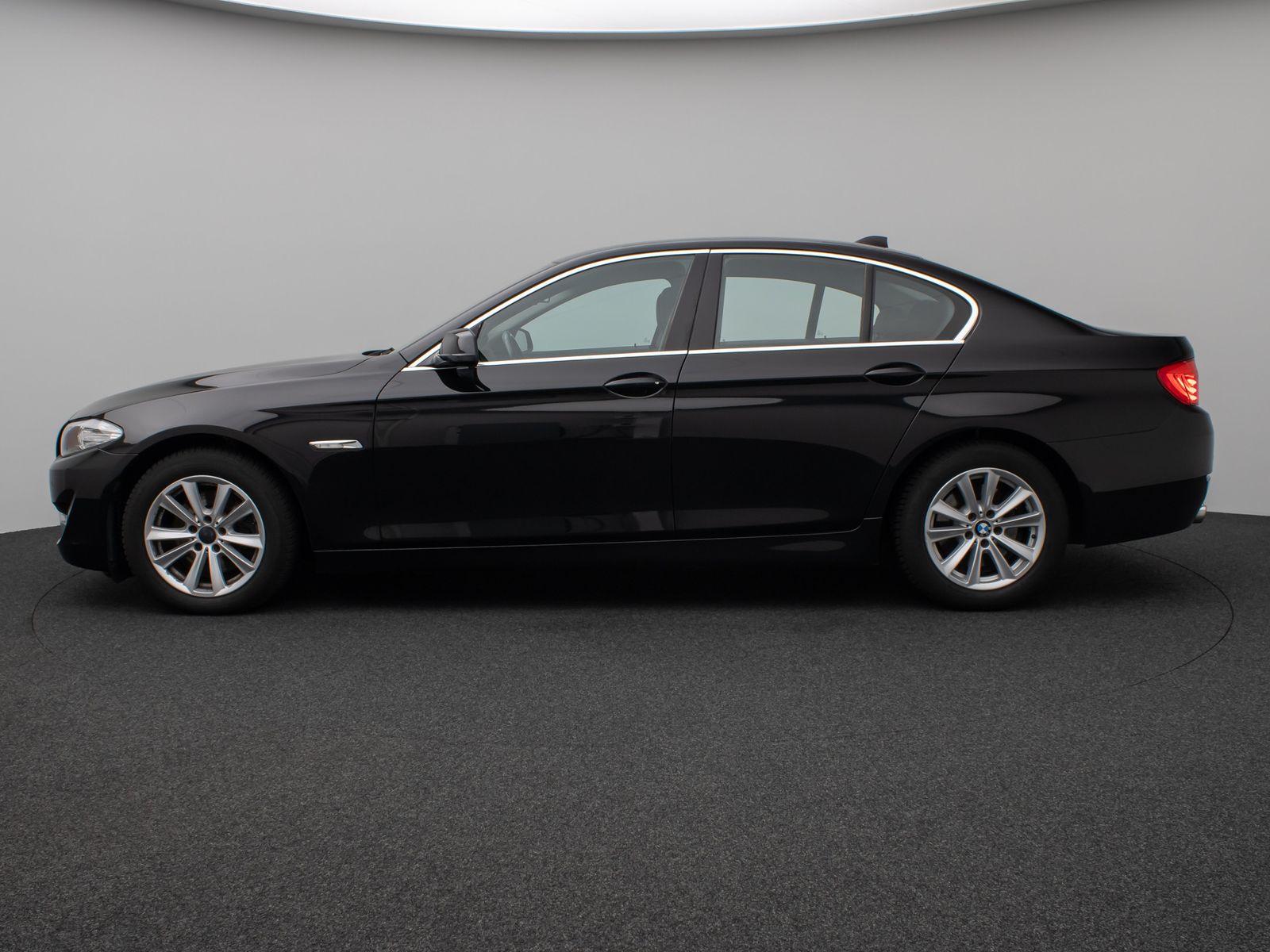 Fahrzeugabbildung BMW 520d Lim. Sitzhzg Navigation PDC Klima Bluetooth