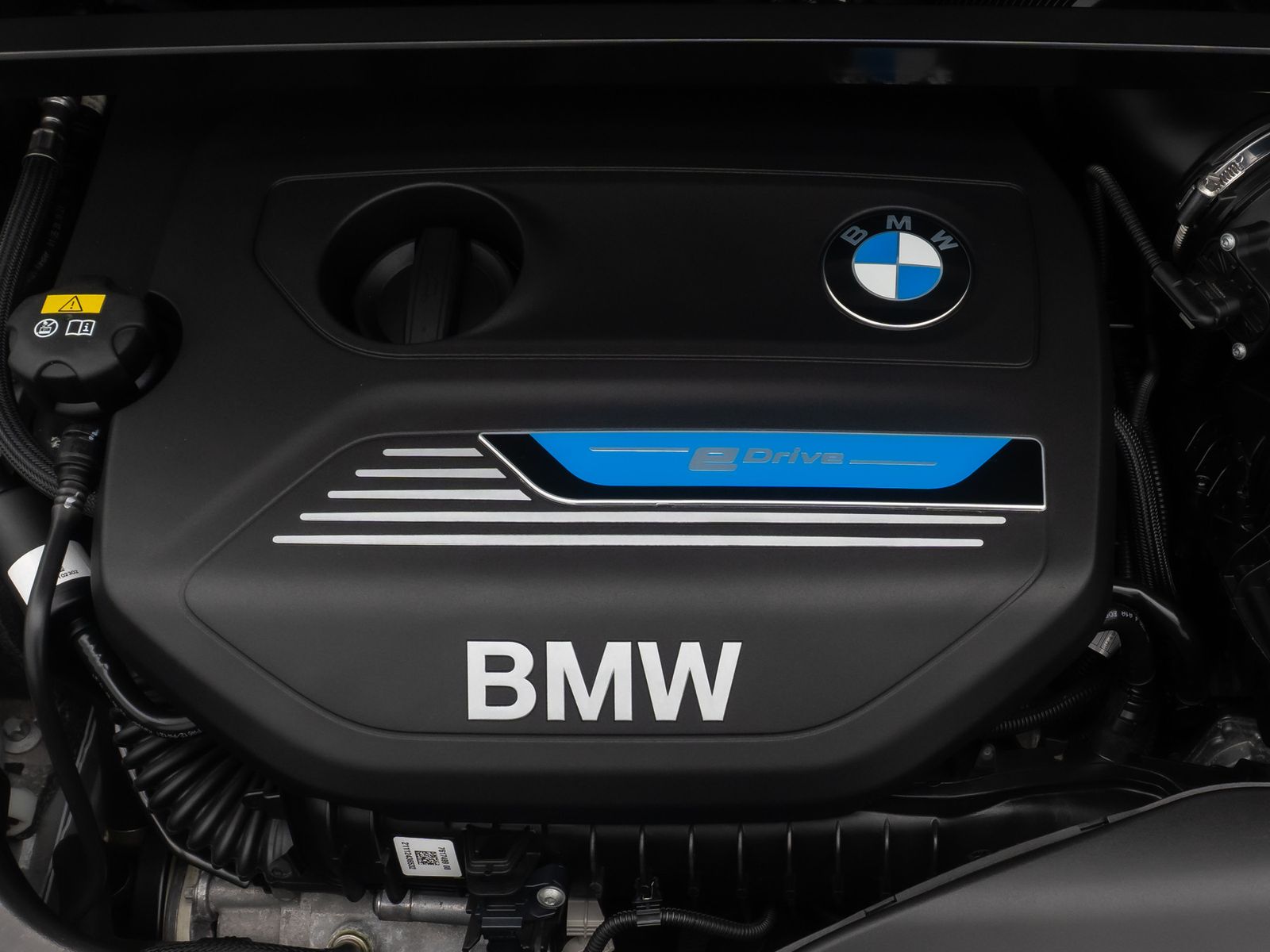 Fahrzeugabbildung BMW X2 xD25e M Sport Kamera HUD DAB HiFi Komfort 19"