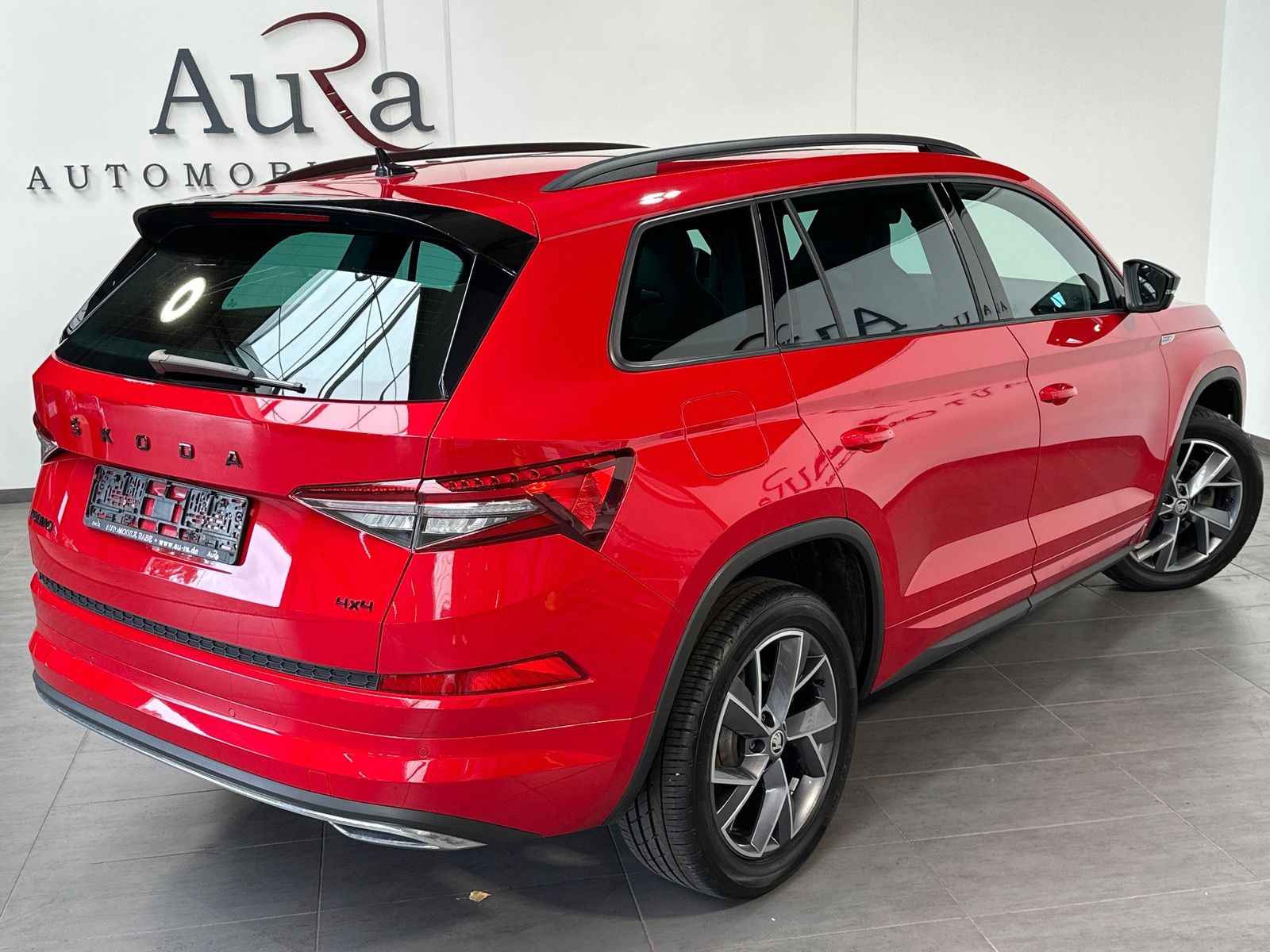 Fahrzeugabbildung SKODA Kodiaq Sportline 4x4 NAV+LED+PANO+AHK+ACC+19ZOLL