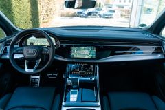 AUDI Q7 TDI / S LINE/ 22"/ ADVANCED/ PANO/ 7 SITZE AUDI Q7 TDI / S LINE/ 22"/ ADVANCED/ PANO/ 7 SITZE