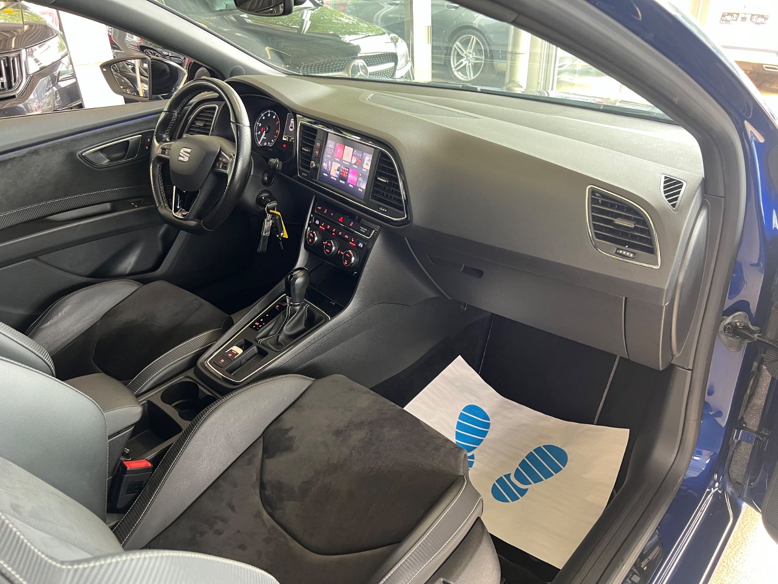 Fahrzeugabbildung SEAT Leon SC Cupra 300 *Mystery Blue* SPORTSITZE *