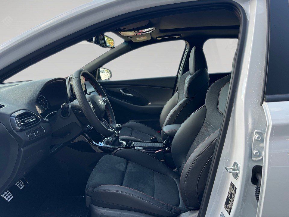 Fahrzeugabbildung Hyundai i30 1.5T 140PS 48V N LINE Sitz-Paket Panoramadac