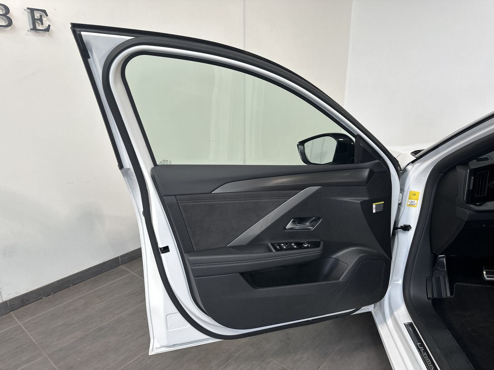 Fahrzeugabbildung Opel Astra ST 1.5 D Ultimate NAV+MATRIX+PANO+HUD+360°