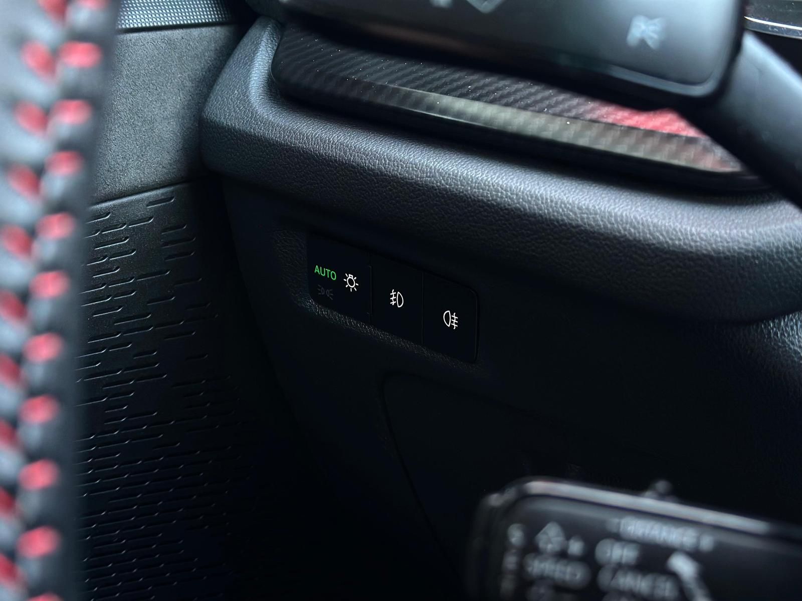 SKODA Octavia 2.0TDI RS* MATRIX#AHK#SHZ#FH#ACC#NAV#HUD - Image 20