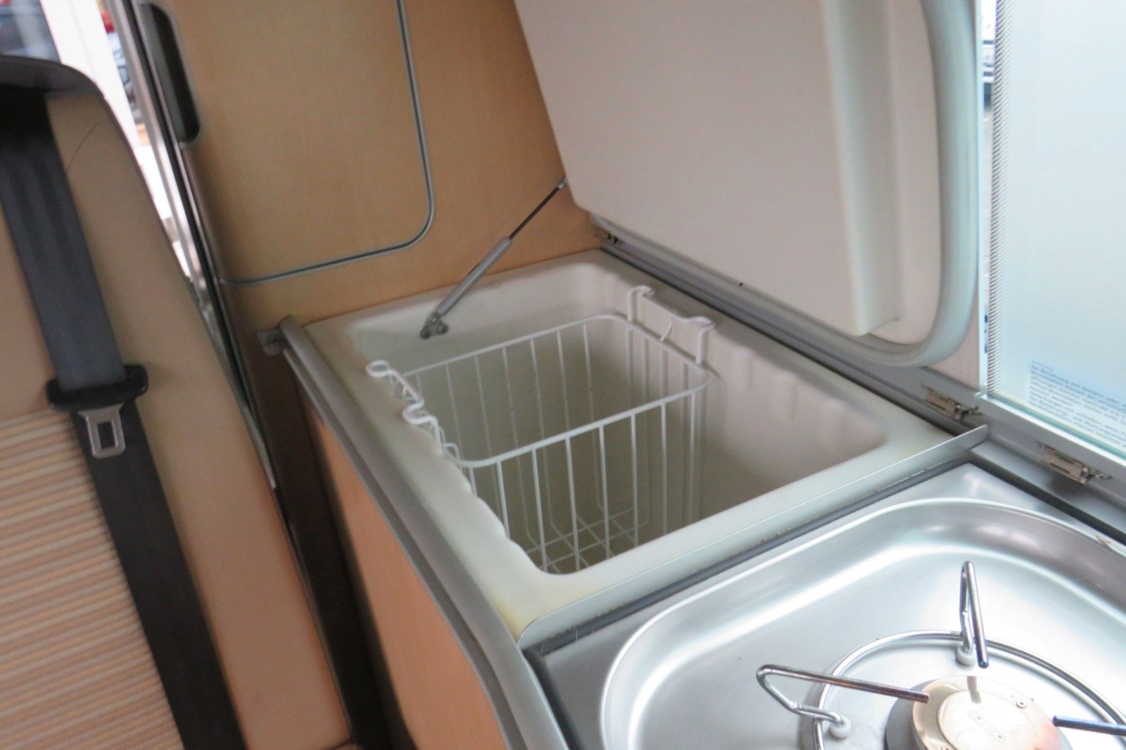 Fahrzeugabbildung Volkswagen T5 California 1.H SCHECKHEFT MOTOR TEILÜBERHOHLT