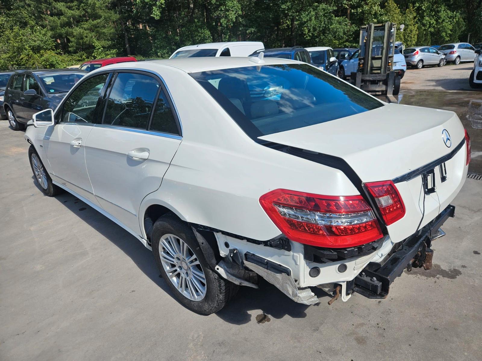 Mercedes-Benz E 350 E Limousine E 350 CGI BlueEfficiency