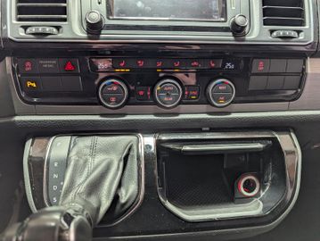 Volkswagen T6 Multivan Comfortline 4Motion!
