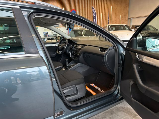 Skoda Octavia Combi Style *Xenon*Klima*ACC*