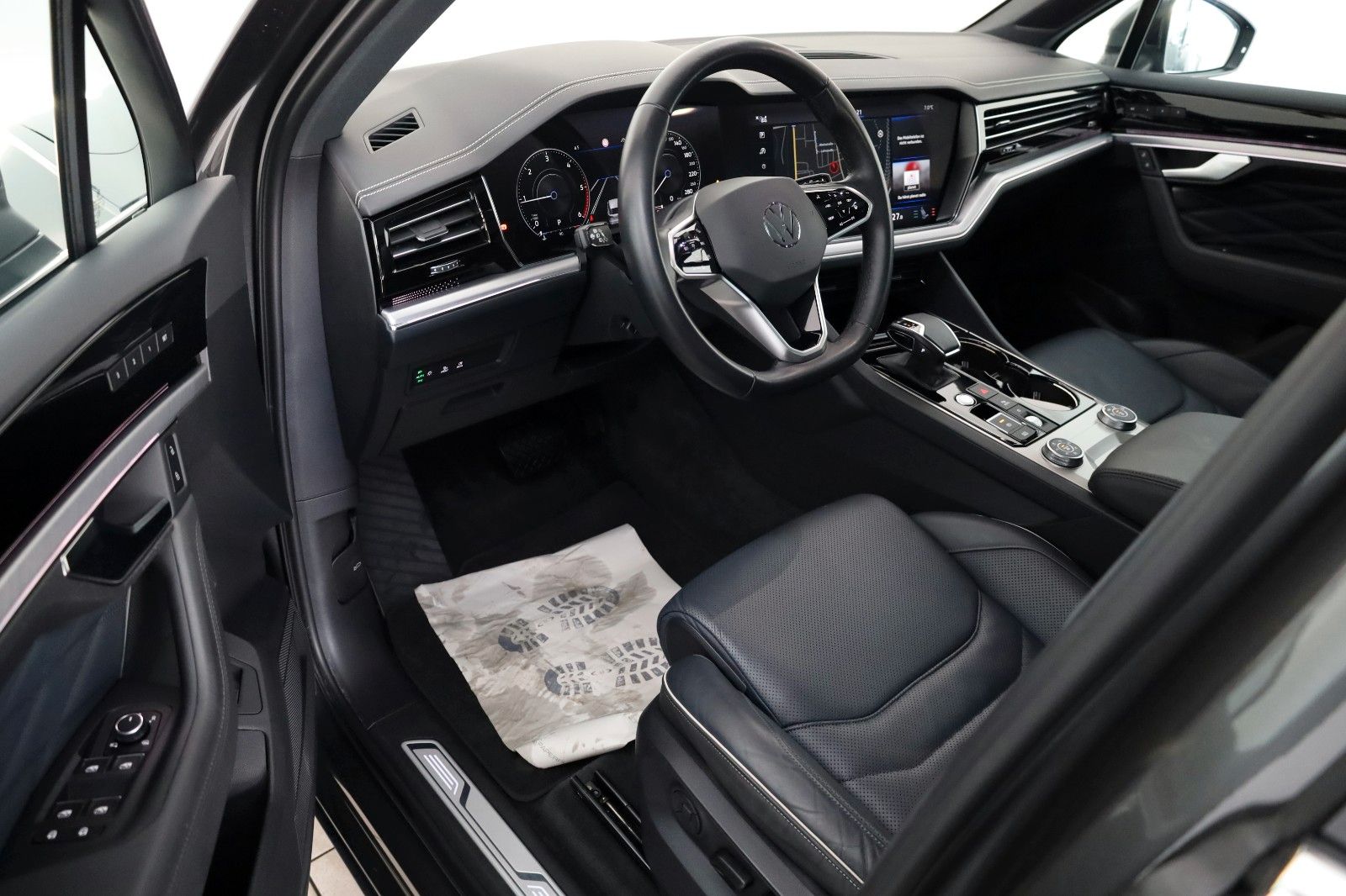 Fahrzeugabbildung Volkswagen Touareg Elegance 4M Leder,Navi,Panorama,Luftfed.