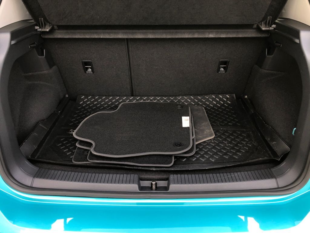 Fahrzeugabbildung Volkswagen T-Cross 1.0 TSI OPF UNITED ACC,Navi,PDC,SH, Blin