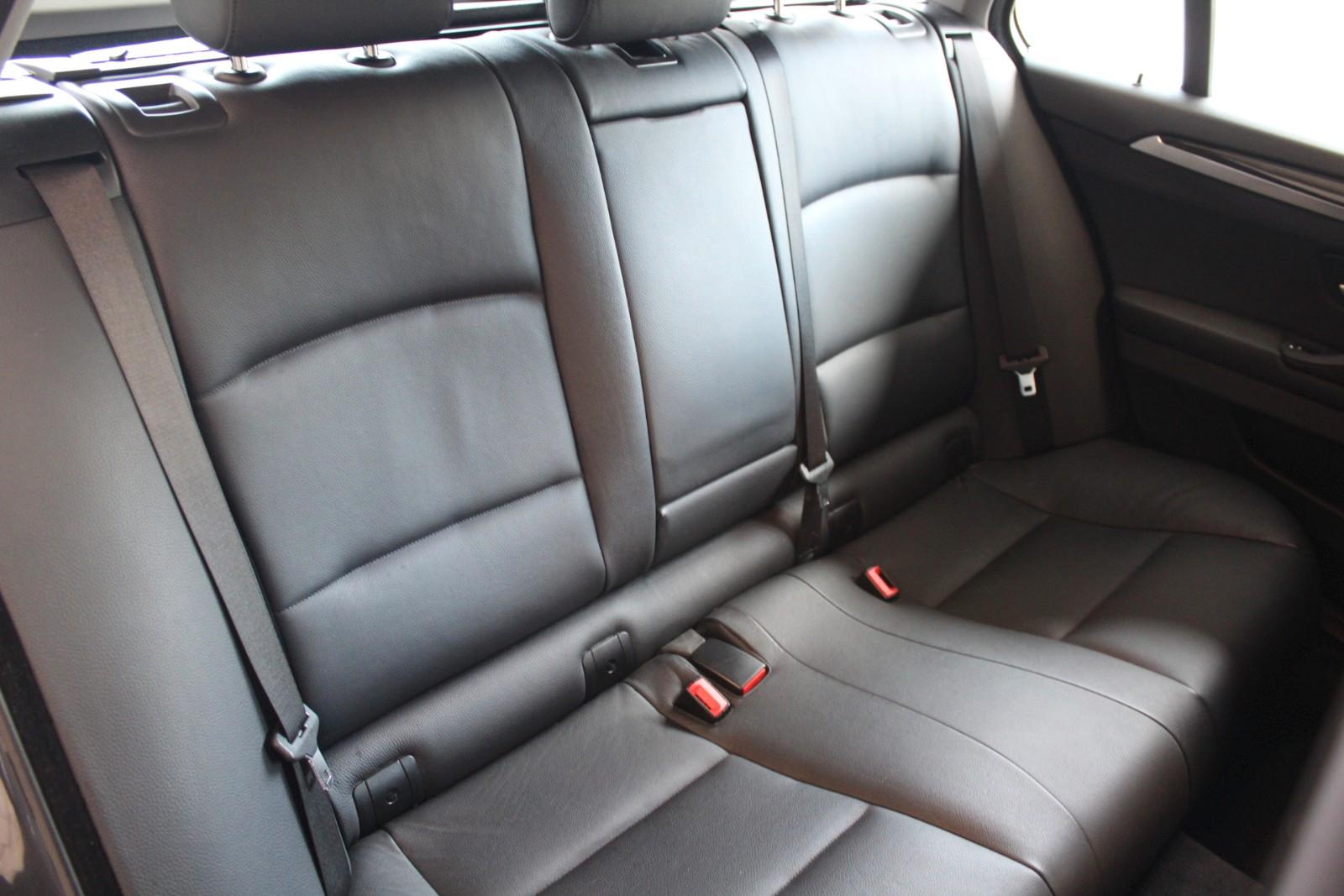 BMW 530 d Touring 245 ch • Boîte auto • 1ère Main - Cuir Dakota • Attelage • Bi-Xénon