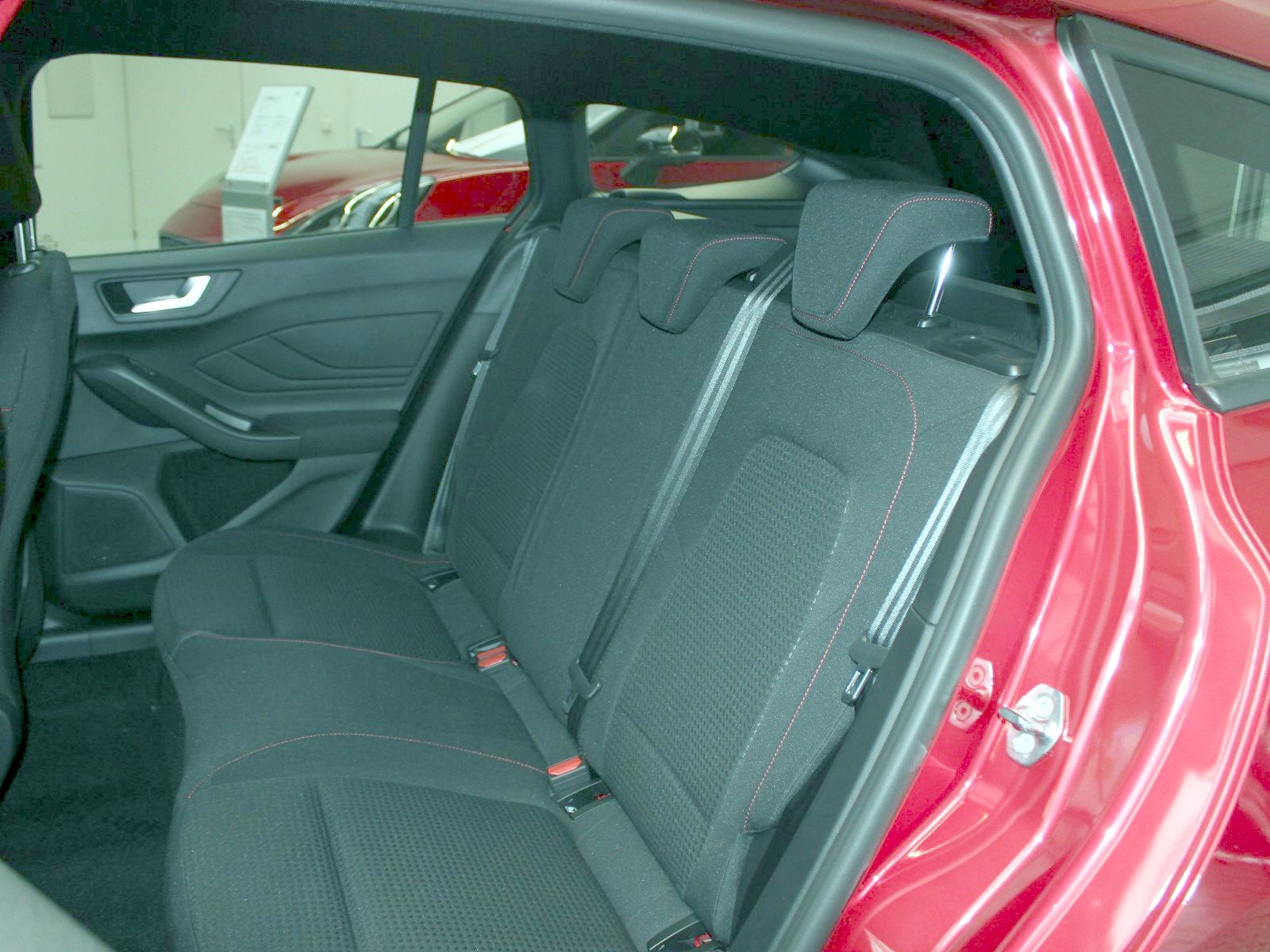 Fahrzeugabbildung Ford Focus ST-Line 1,0 EcoBoost Mild Hybrid