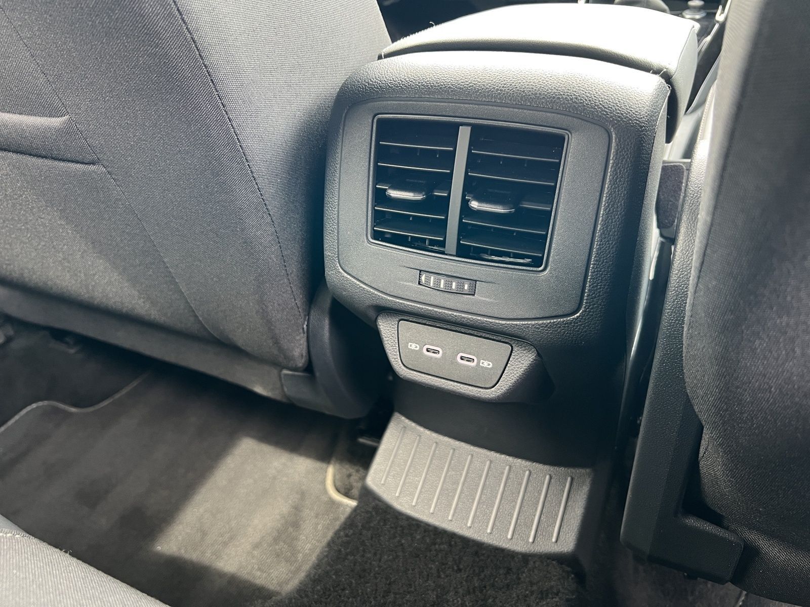 T-Roc R-Line 1.5 TSI DSG AHK*Kamera*ACC*CarPlay