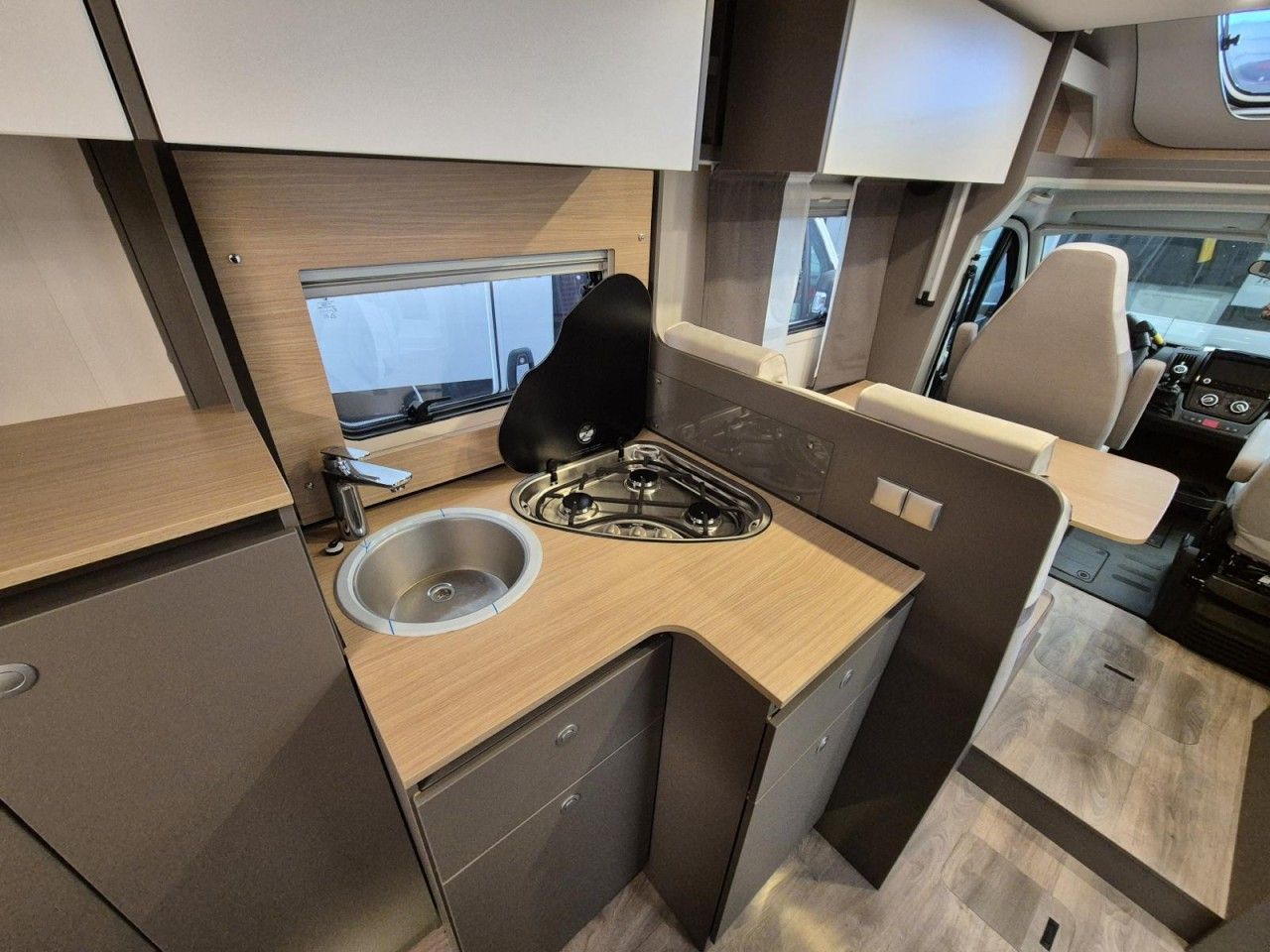 Fahrzeugabbildung LMC Lift H 630 Markise Navigation --TV SAT Radträger