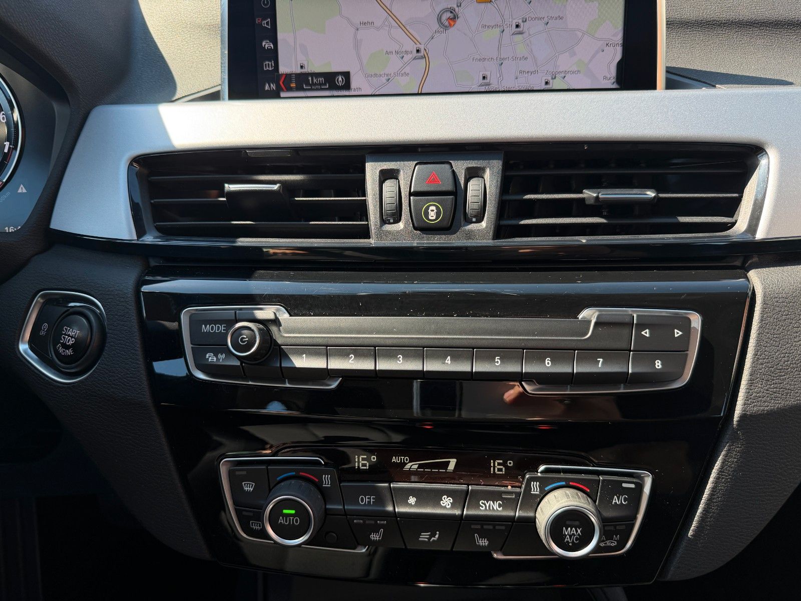Fahrzeugabbildung BMW X1 sDrive 18 i NAVI LED KAMERA AUTOMATIK 8-FACH