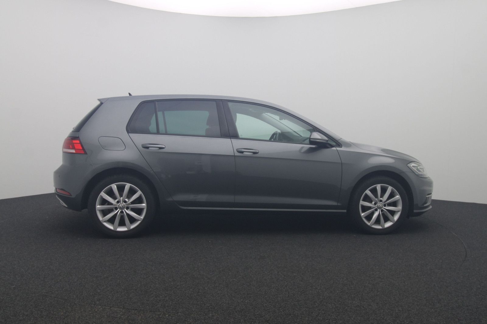 Fahrzeugabbildung Volkswagen Golf VII Lim. 1.5  Highline DSG ACC LED Kamera