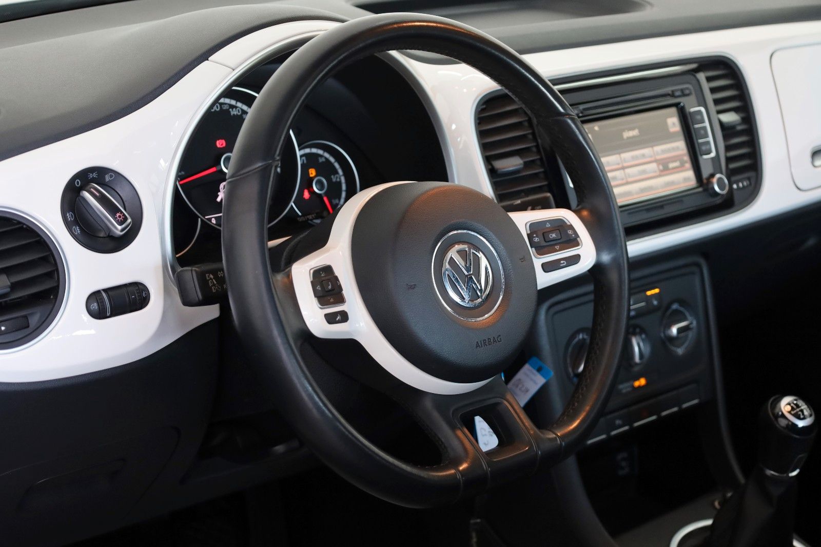 Fahrzeugabbildung Volkswagen Beetle Lim. Design SH,PDC,Panorama,SR 20"+WR