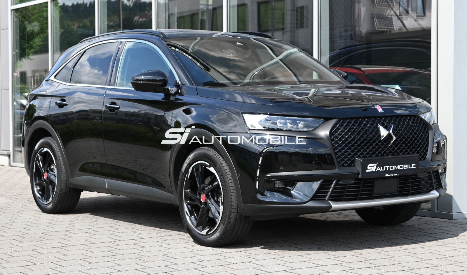 Fahrzeugabbildung DS Automobiles DS7 Crossback PureTech 180 PERF. LINE+ °AHK°PANO