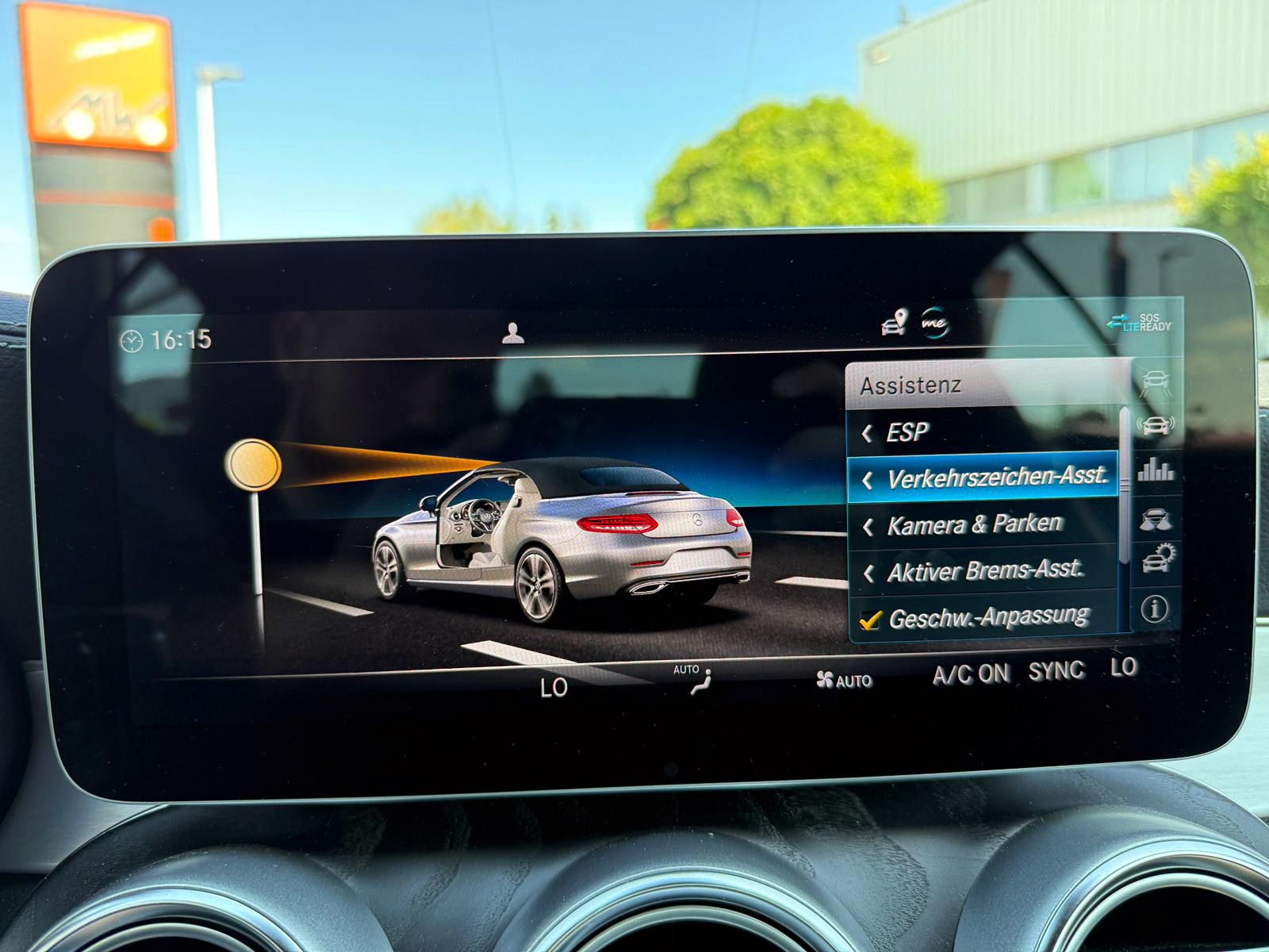 Fahrzeugabbildung Mercedes-Benz C200 Cabrio 4Matic AMG-Line ACC 360° HUD LED SHZ