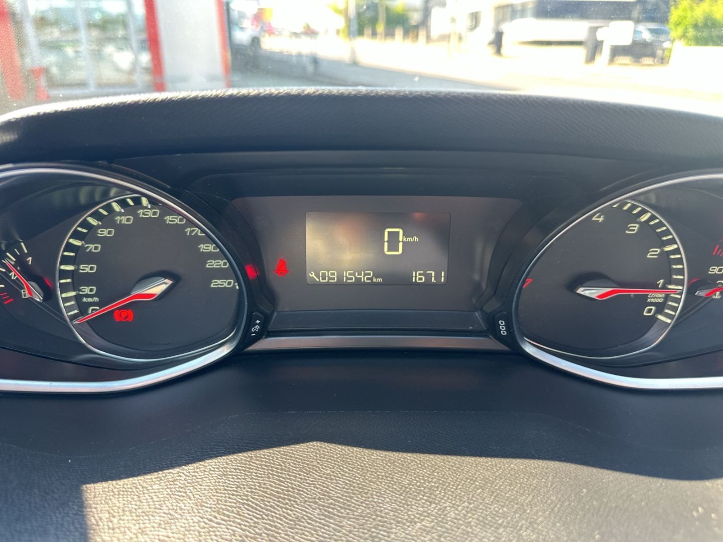 Fahrzeugabbildung Peugeot 308 Allure e-THP PureTech 130 SW 1.2