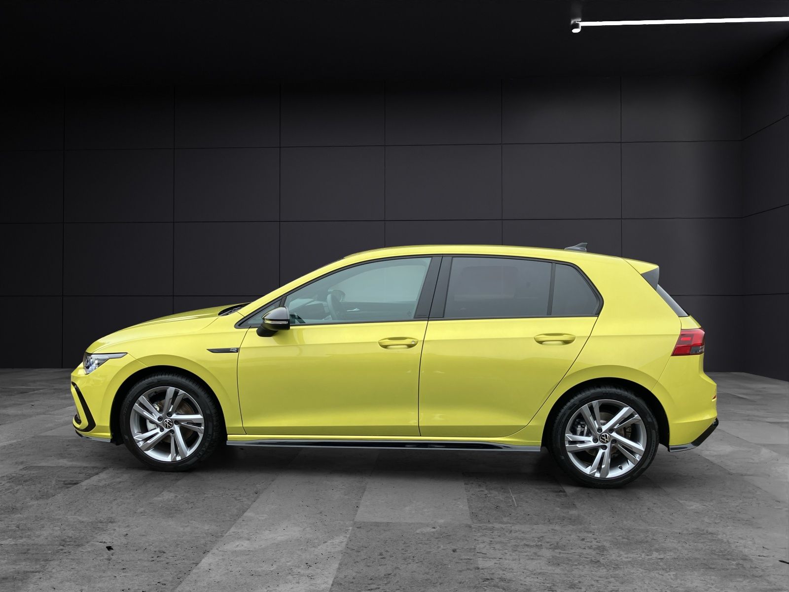Fahrzeugabbildung Volkswagen Golf VIII 1.5 TSI R-Line DSG LED+ ACC RFK NAVI T