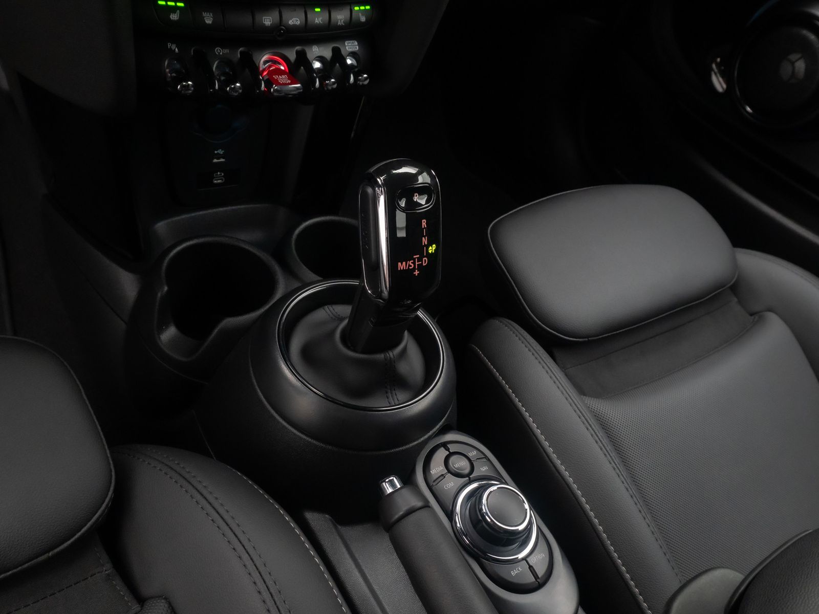 Fahrzeugabbildung MINI Cooper Cabrio HUD Kamera H/K Komfort DAB Voll