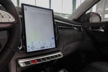 Bild 16 DFSK Andere Forthing 3 Automatic, Pano, Freisprech, USB