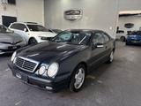 Mercedes-Benz CLK 320 Avantgarde (Roststellen , Text Lesen) - gebrauchte Mercedes-Benz CLK 320 aus dem Jahr 2001