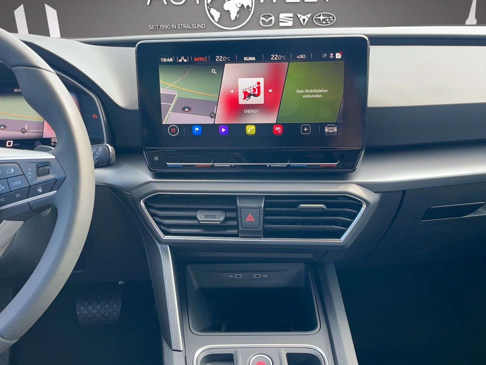 Fahrzeugabbildung SEAT Leon Sportstourer 1.5 eTSI DSG NAVI/LED/ACC/RFK