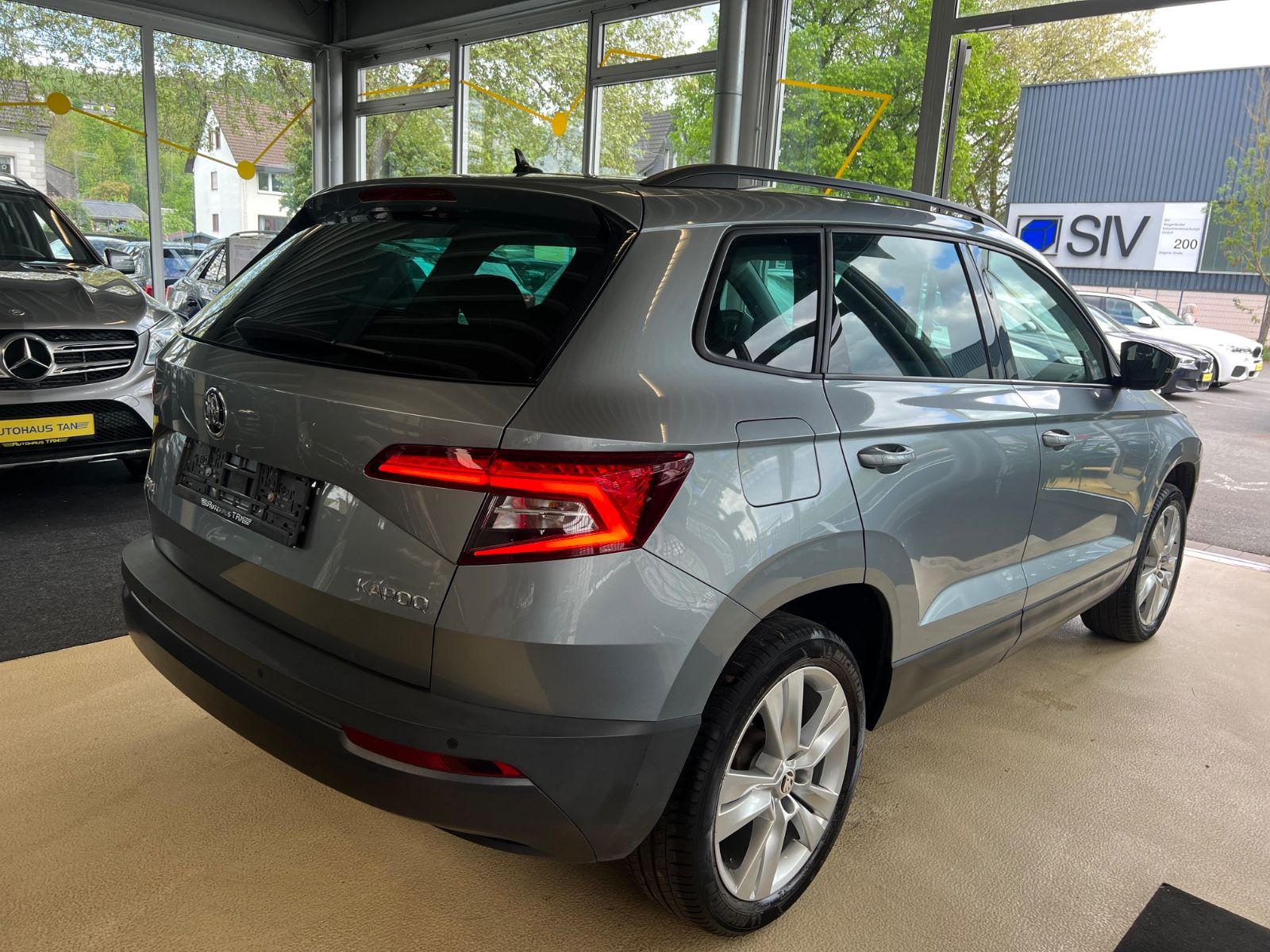 Fahrzeugabbildung SKODA Karoq Style 1.5 DSG *NAVI*KAMERA*CAR-PLAY*AHK*