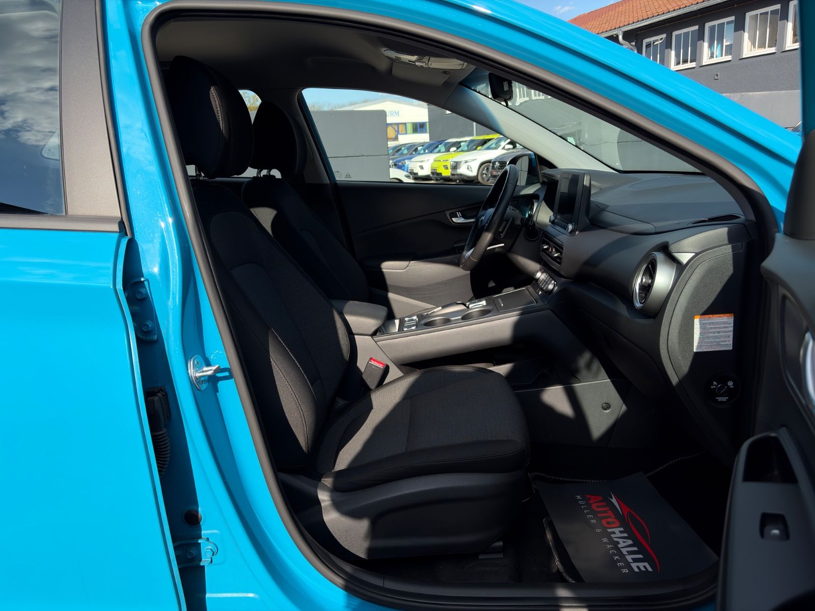 Fahrzeugabbildung Hyundai KONA E Select 2WD ACC LKAS SHZ LHZ CAM CarPlay