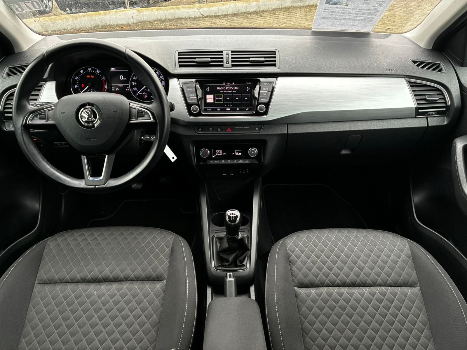 Fahrzeugabbildung SKODA Fabia 95PS 5-Gang*GRA*PDC*Climatronic*Euro6