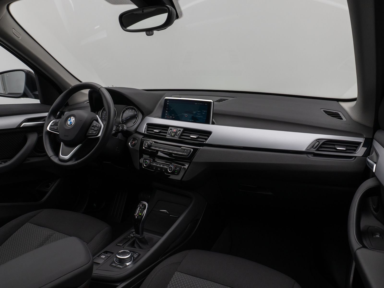 Fahrzeugabbildung BMW X1 sD18i Panorama DAB Navi Geschwindigkeitsreg