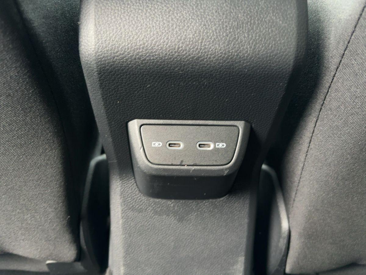 Volkswagen Taigo R-Line 1.5 TSI KAMERA IQ.LIGHT SIDE BEATS