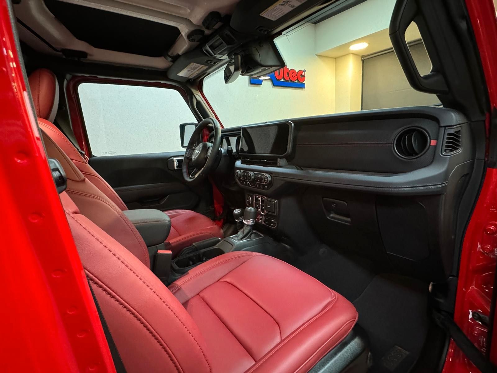 Fahrzeugabbildung Jeep RUBICON 392-6.4L HEMI V8-RECON 35"-STEEL BUMPER